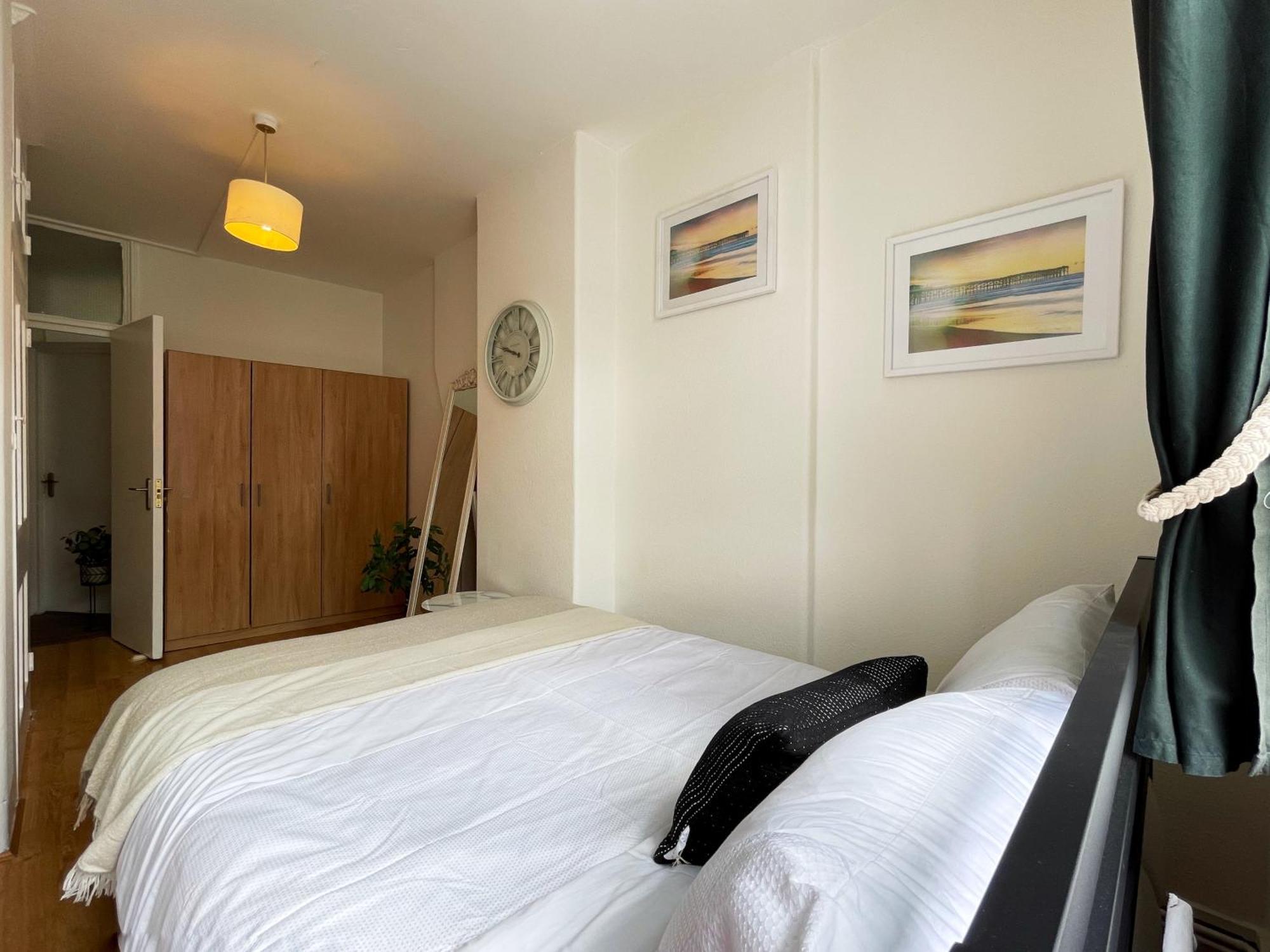 Harper's Place Near Kings Cross - 2 Double Beds, 1 Sofa Bed, Great Location, Ideal For Families * Londra